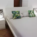 La Corte Dei Creativi Comodo E Lägenhet